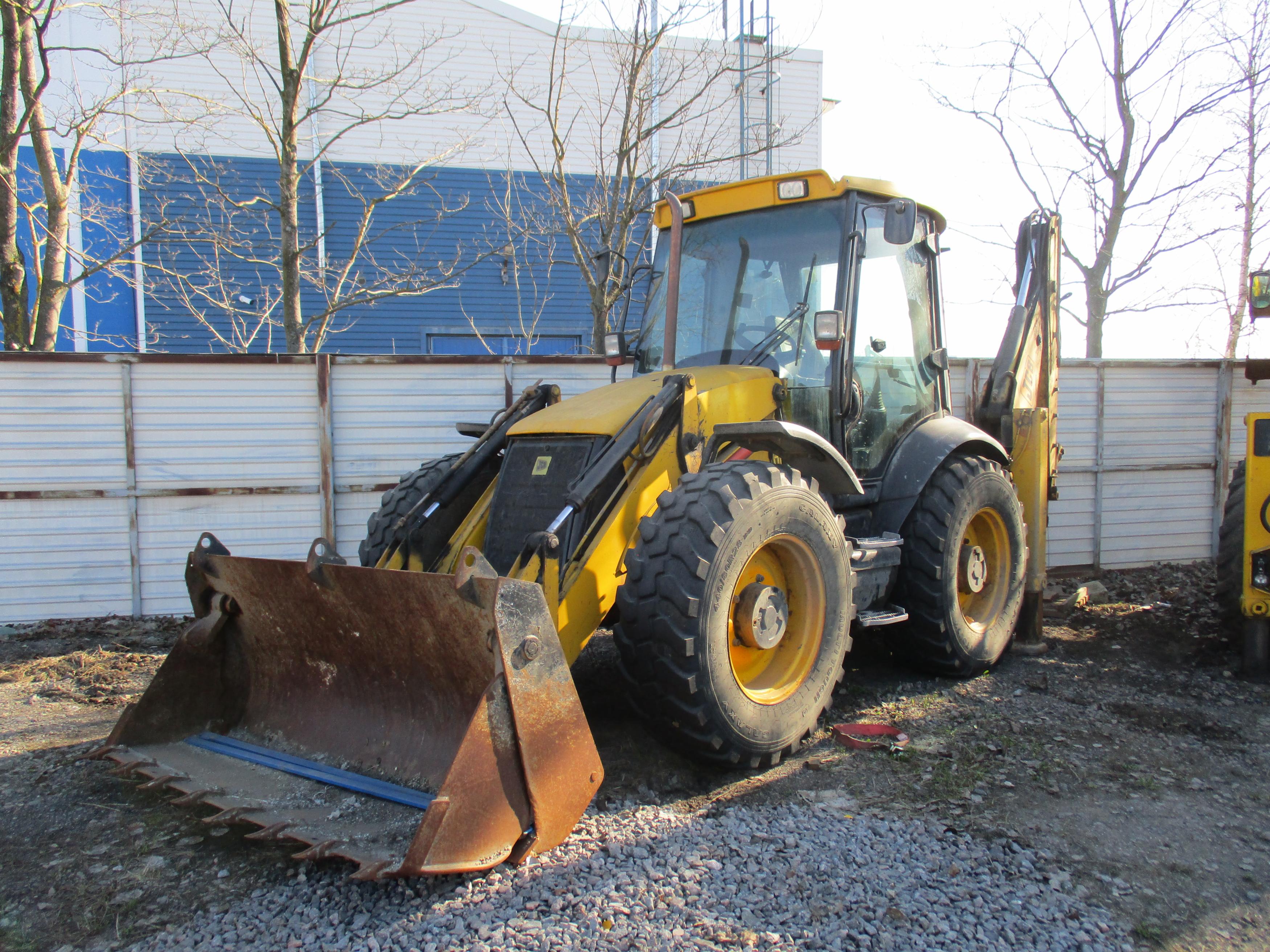 Лот № 2. Экскаватор-погрузчик JCB4CX